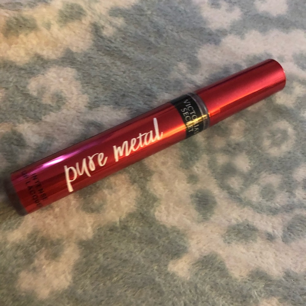 vs lipstick